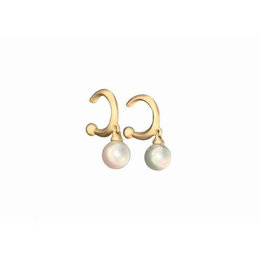 Details  Introducing the Classic Pearl Hoop Earring, a timeless design that adds an elegant touch to any outfit. Crafted with high-quality materials, these earrings are perfect for both formal occasions and everyday wear.  Hoop 15MM  8-10 MM WHITE JAPANESE ROUND PEARL