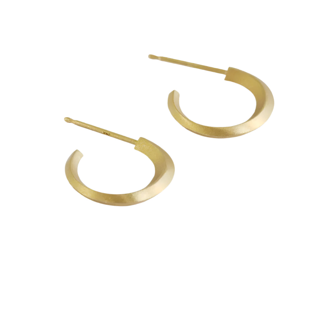 Introducing our Everyday / Hoop Earrings, a versatile and timeless accessory that effortlessly elevates any outfit. With their easy-to-wear design, these earrings are a must-have addition to your jewelry collection. 14k Yellow Gold Satin Finish HxW: 13.75mm x 2.20mm