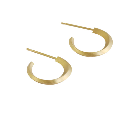 Introducing our Everyday / Hoop Earrings, a versatile and timeless accessory that effortlessly elevates any outfit. With their easy-to-wear design, these earrings are a must-have addition to your jewelry collection. 14k Yellow Gold Satin Finish HxW: 13.75mm x 2.20mm