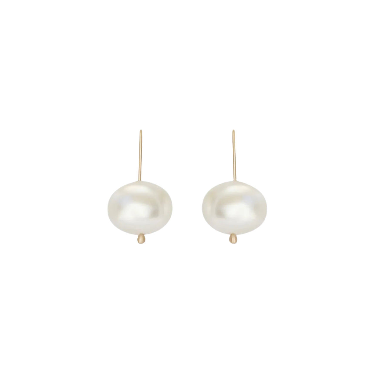 Experience the elegance and natural beauty of our Mother of Pearl earrings. With their exquisite design and timeless appeal, these earrings are the perfect accessory to elevate any outfit. Add a touch of sophistication to your style with our stunning Mother of Pearl earrings today  Pearls approx HxW: 13.9mm x 15.4mm