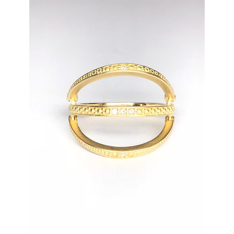 Turn things around ring, can flip over depending on what design you decide. 5 half pointer diamonds on one side. 1 ruby on the other side.