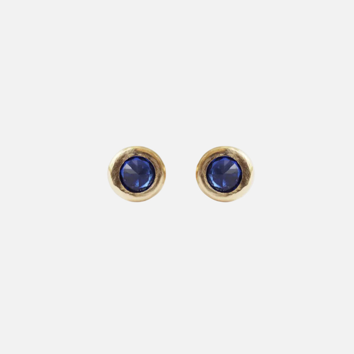Tanzanite POINTY/STUDS, a timeless and elegant accessory that effortlessly elevates any outfit. These versatile earrings are perfect for any occasion.3.5mm Blue Sapphires 6.15mm studs 14k Yellow Gold